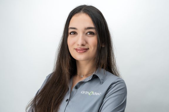 G. Akhondi Golnaz Akhondi